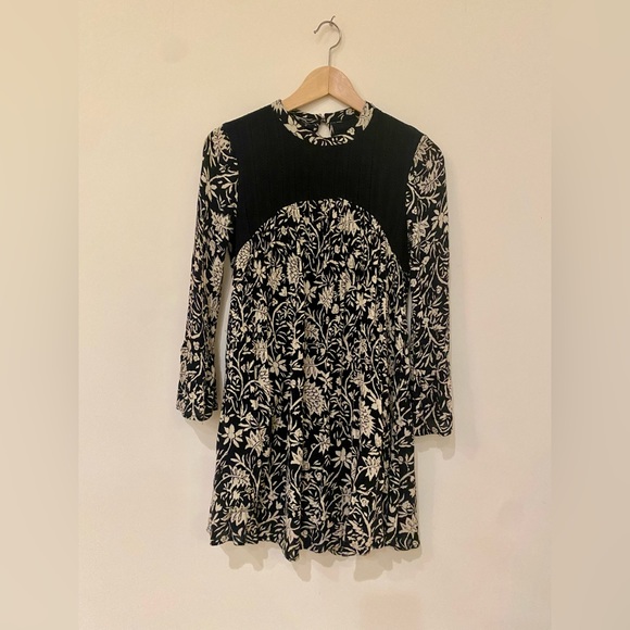 Volcom Black and White Babydoll Dress size XS - Picture 4 of 6